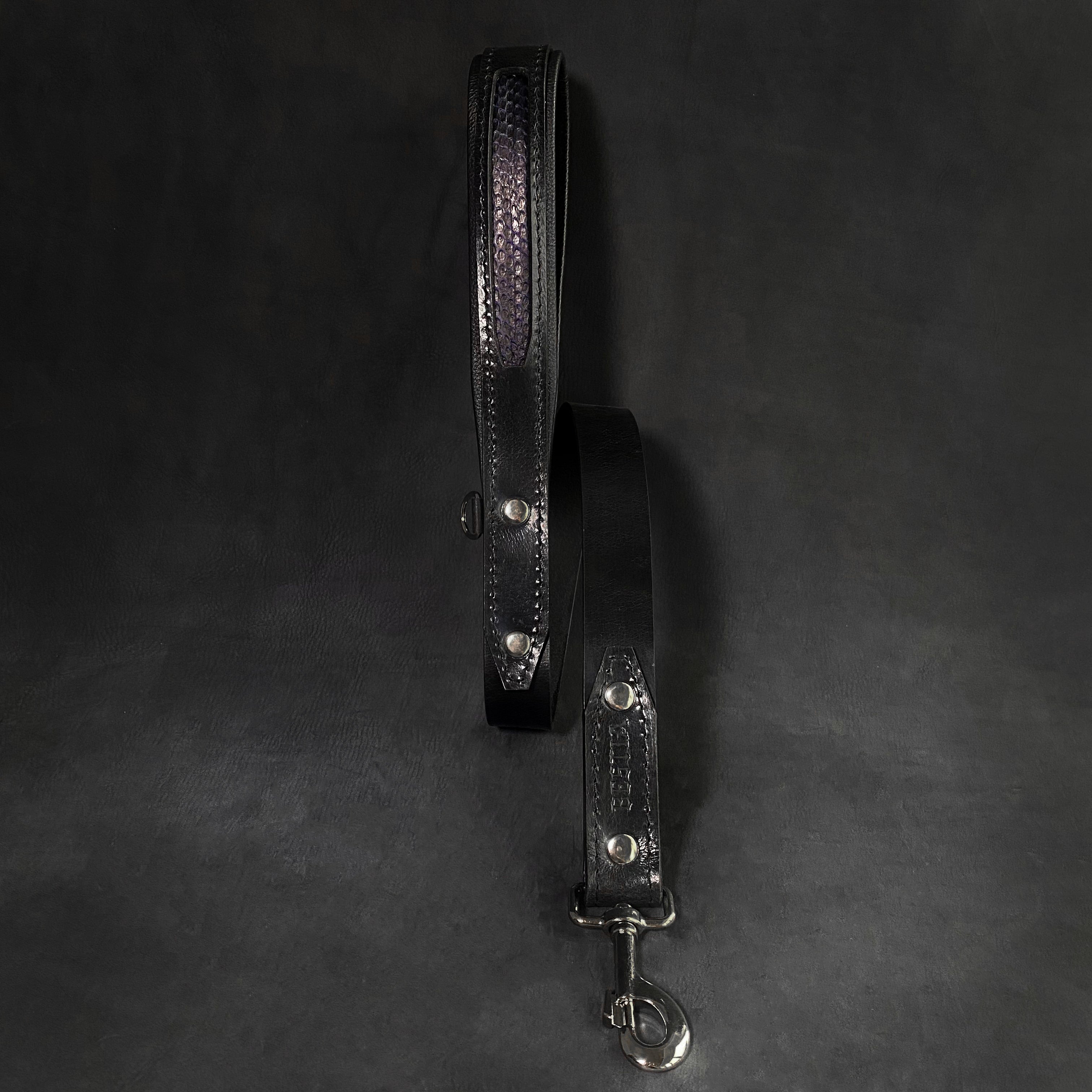 Indigo collar