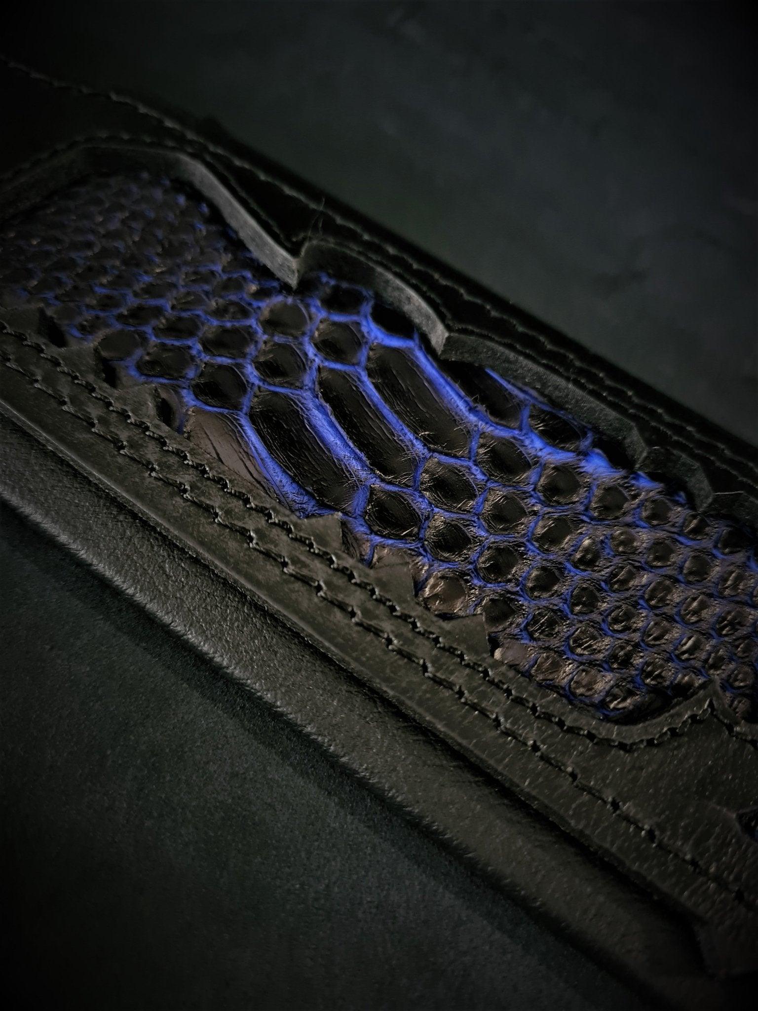Indigo collar